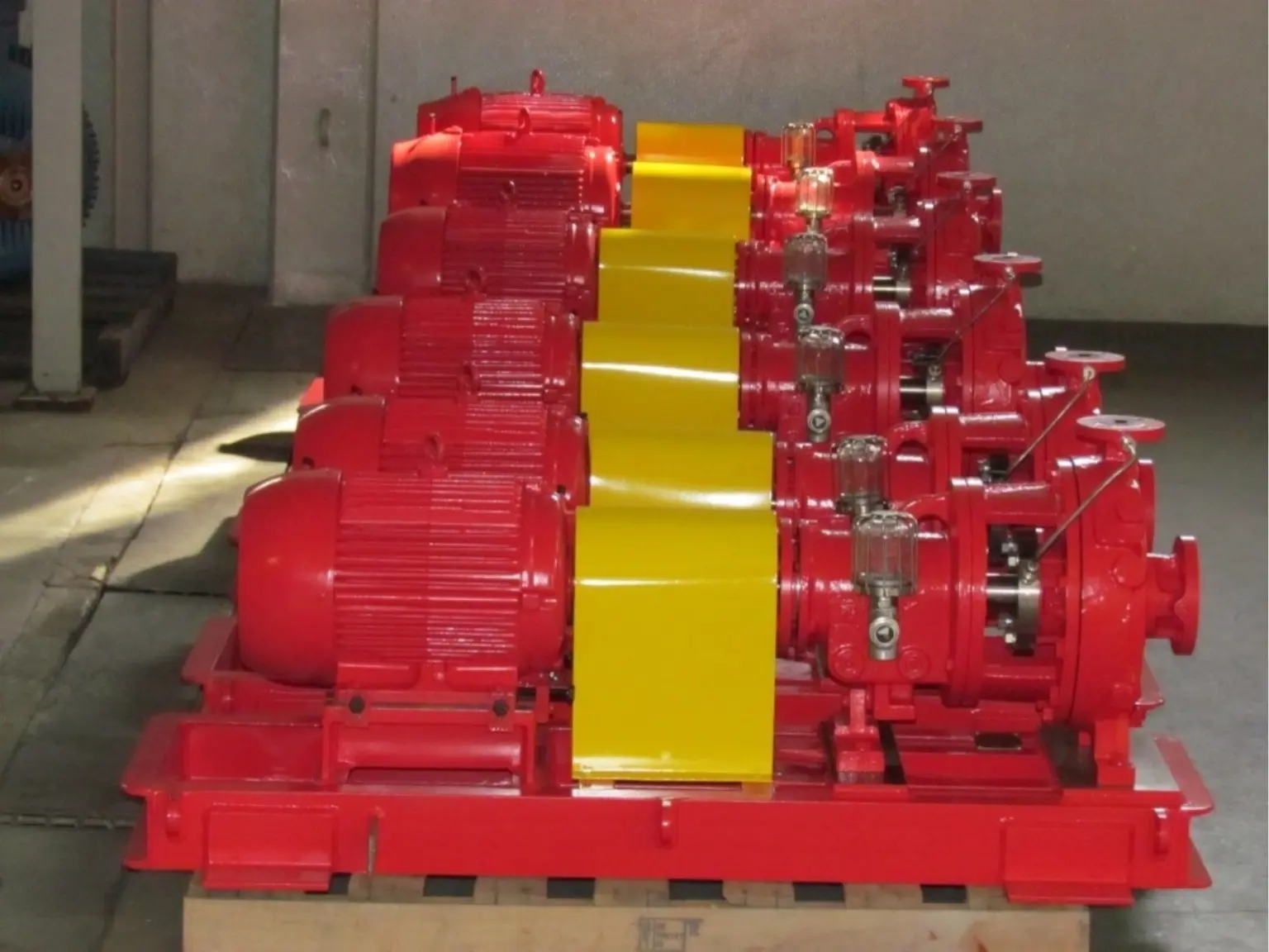 FB Bombas fire-fighting pump assembly — complete skid for logistics warehouse with main electric pump, jockey and diesel reserve